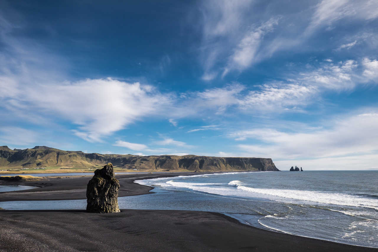 Plage de sable noir de Vik en Islande