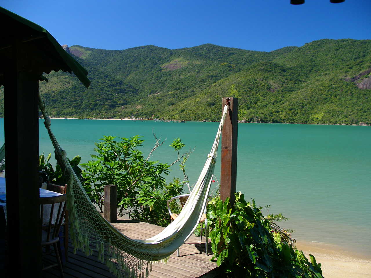 Plage et forêt tropicale du sud est du Brésil