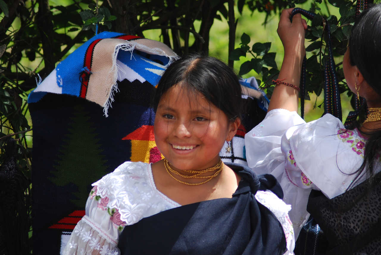 Portrait d'une fille équatorienne à Otavalo, Equateur