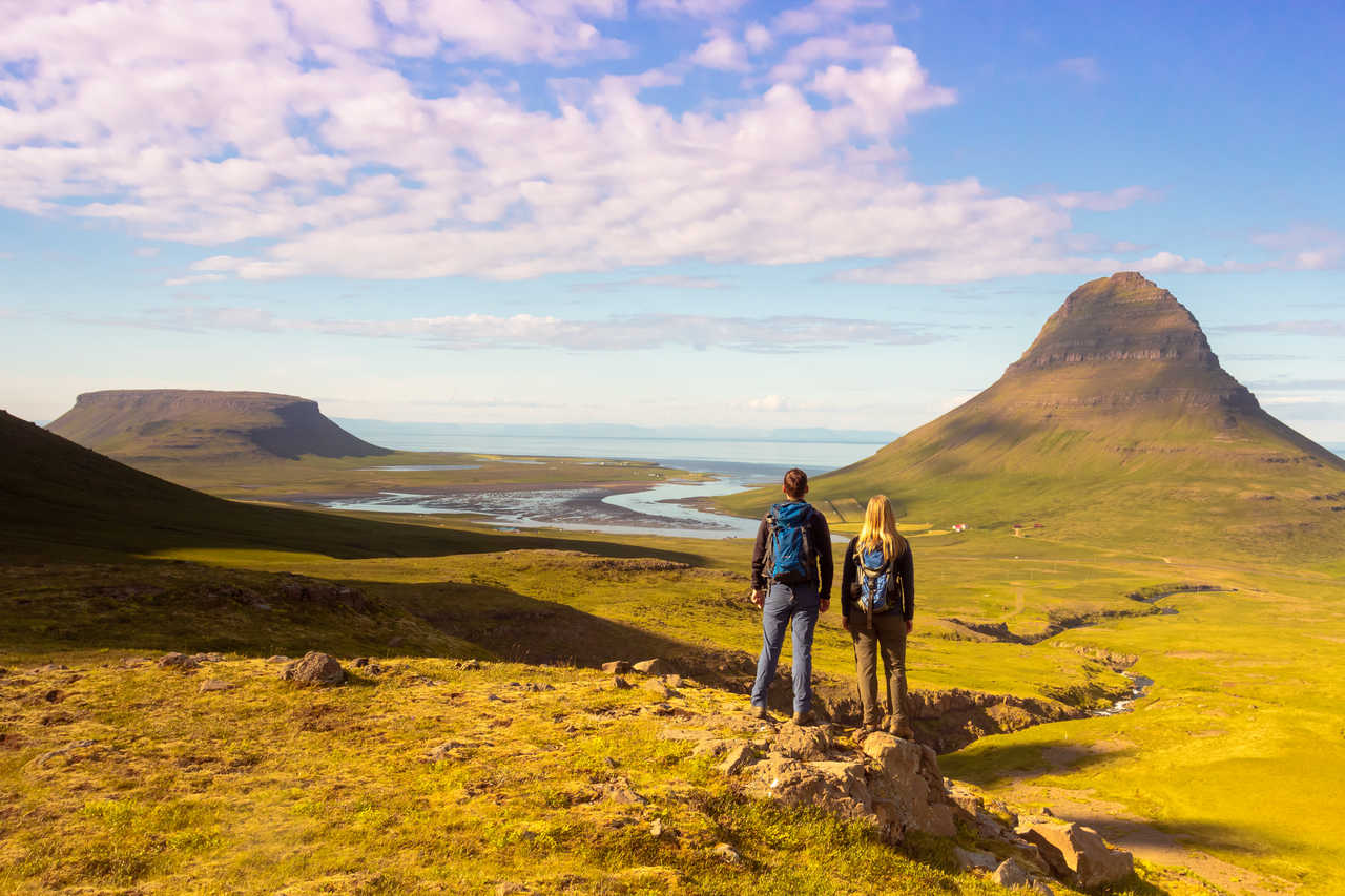 Randonnée à Snaefellsness, face à kirkjufell en Islande