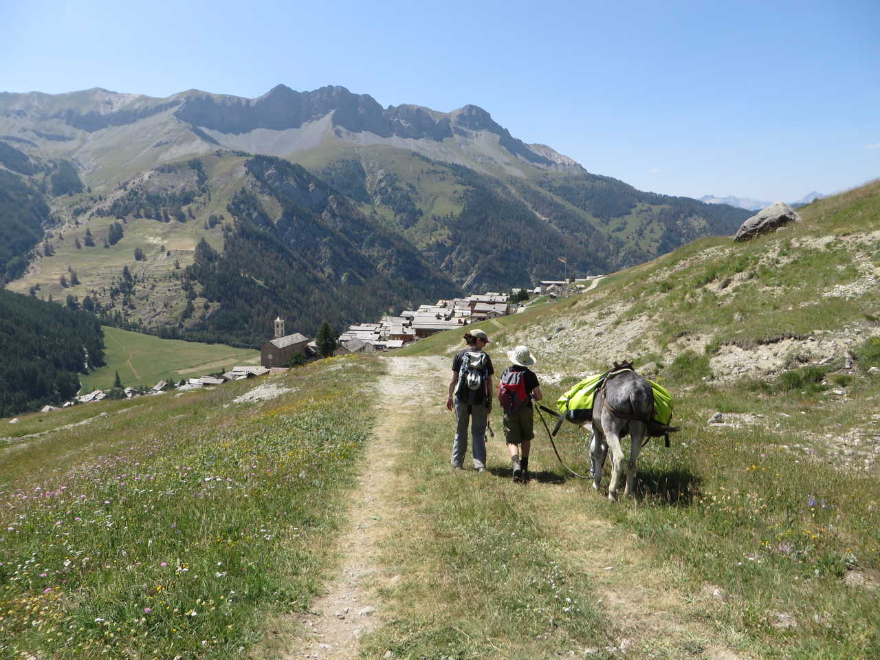 randonnée avec un âne dans le queyras