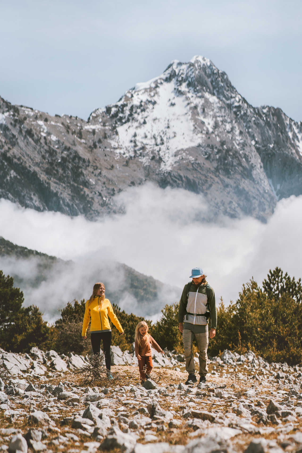 Randonnée en famille dans le parc Llogara en Albanie