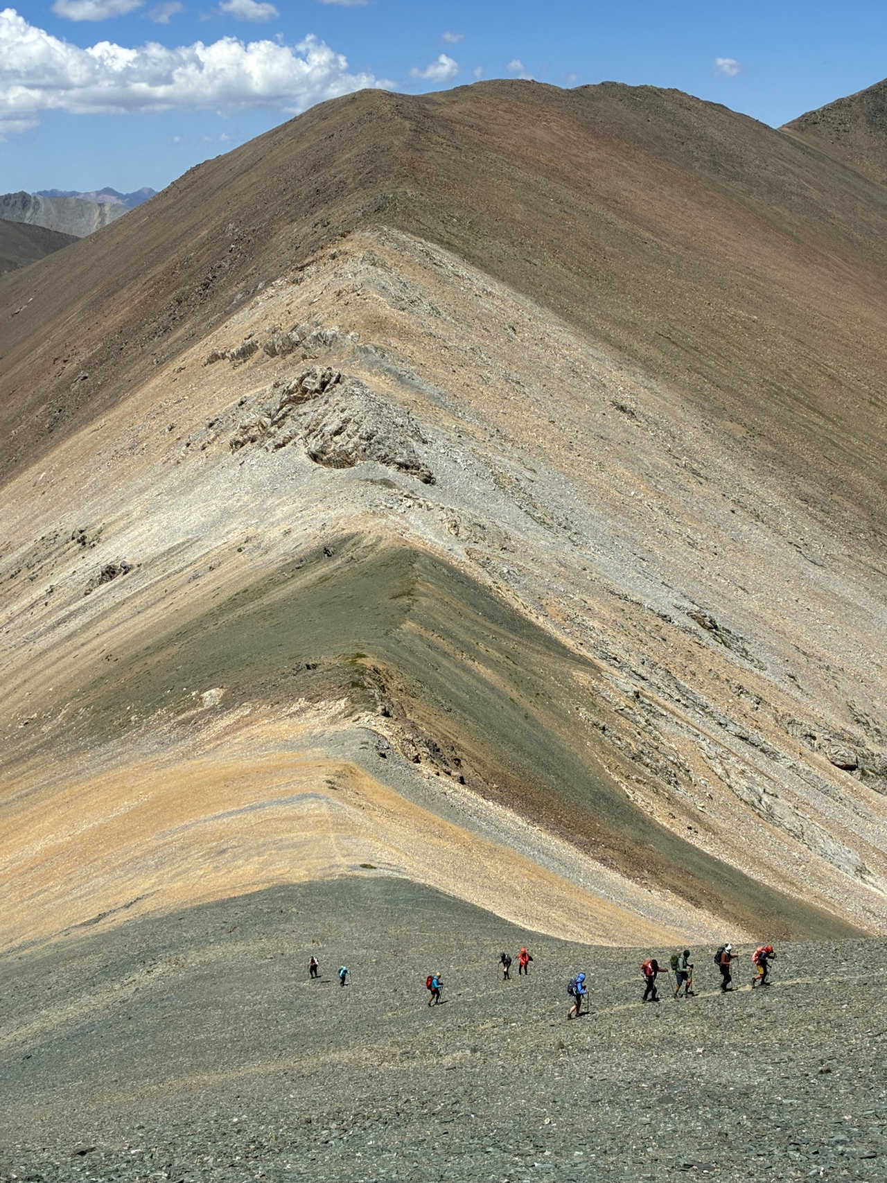 Randonnée sur un col au Kazakhstan