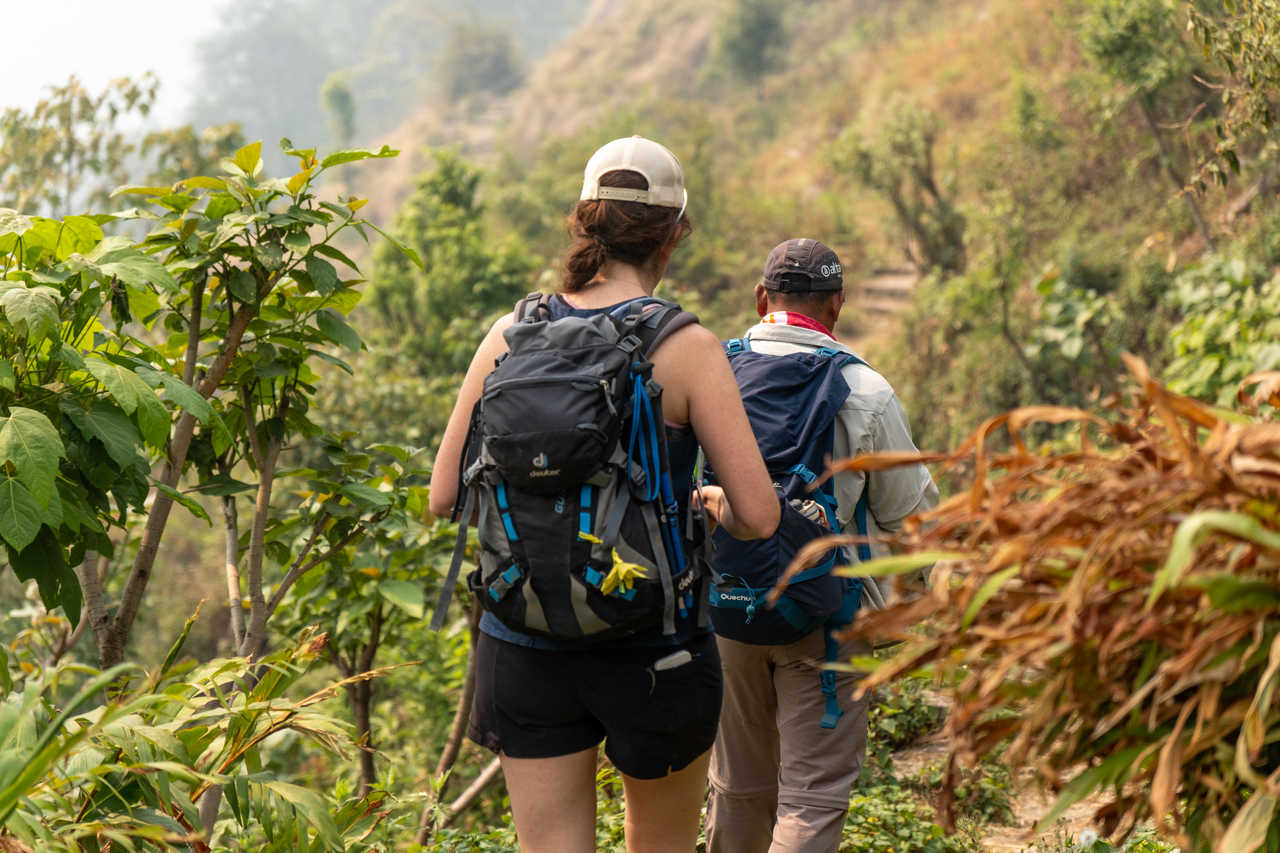 Randonneurs en randonnée au Népal