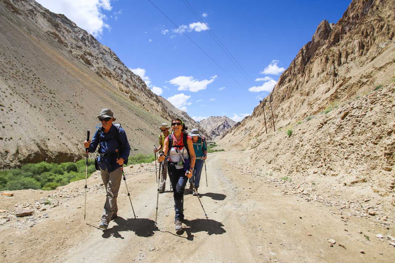 Randonneurs en trek au Ladakh en Inde Himalayenne