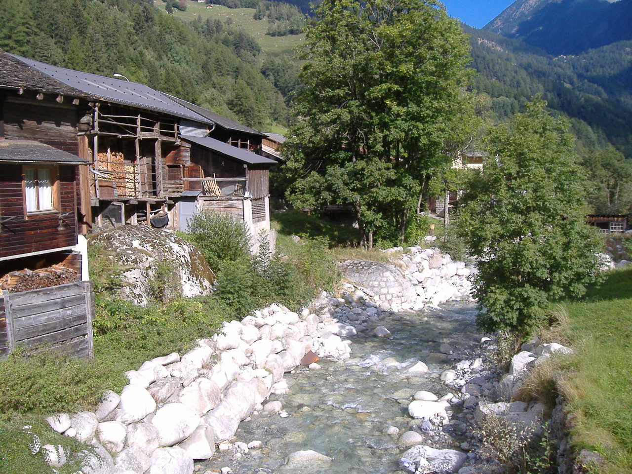 refuge dans le trek itinérant autour du Mont Blanc