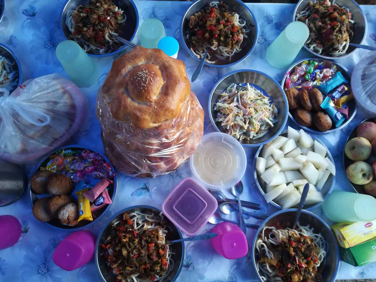 Repas pendant un trek en Kirghizie