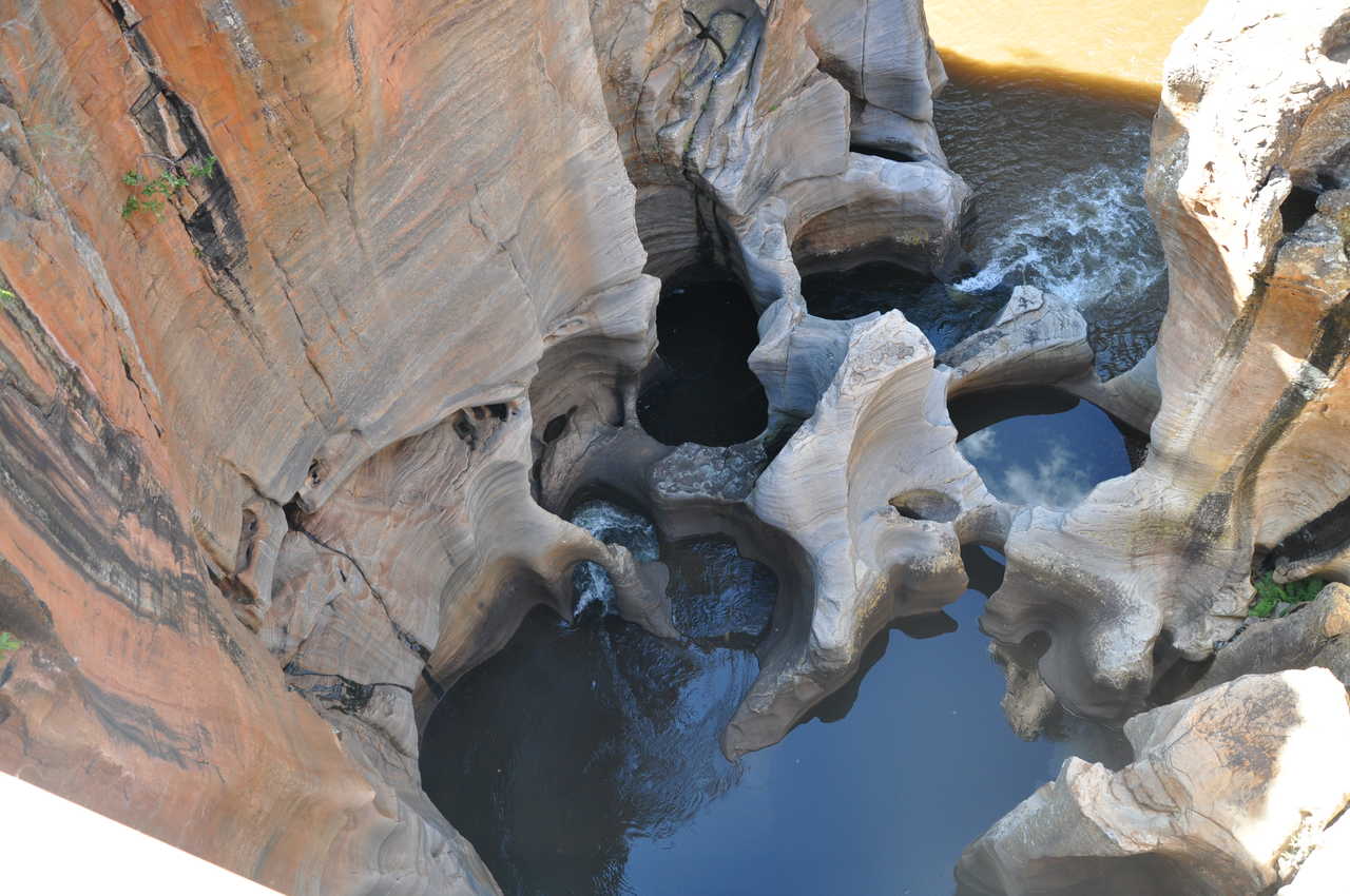 Roche creusée canyon Afrique du Sud