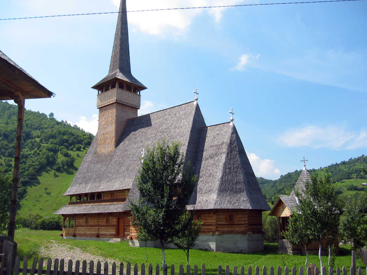 Roumanie, église en bois du Maramures