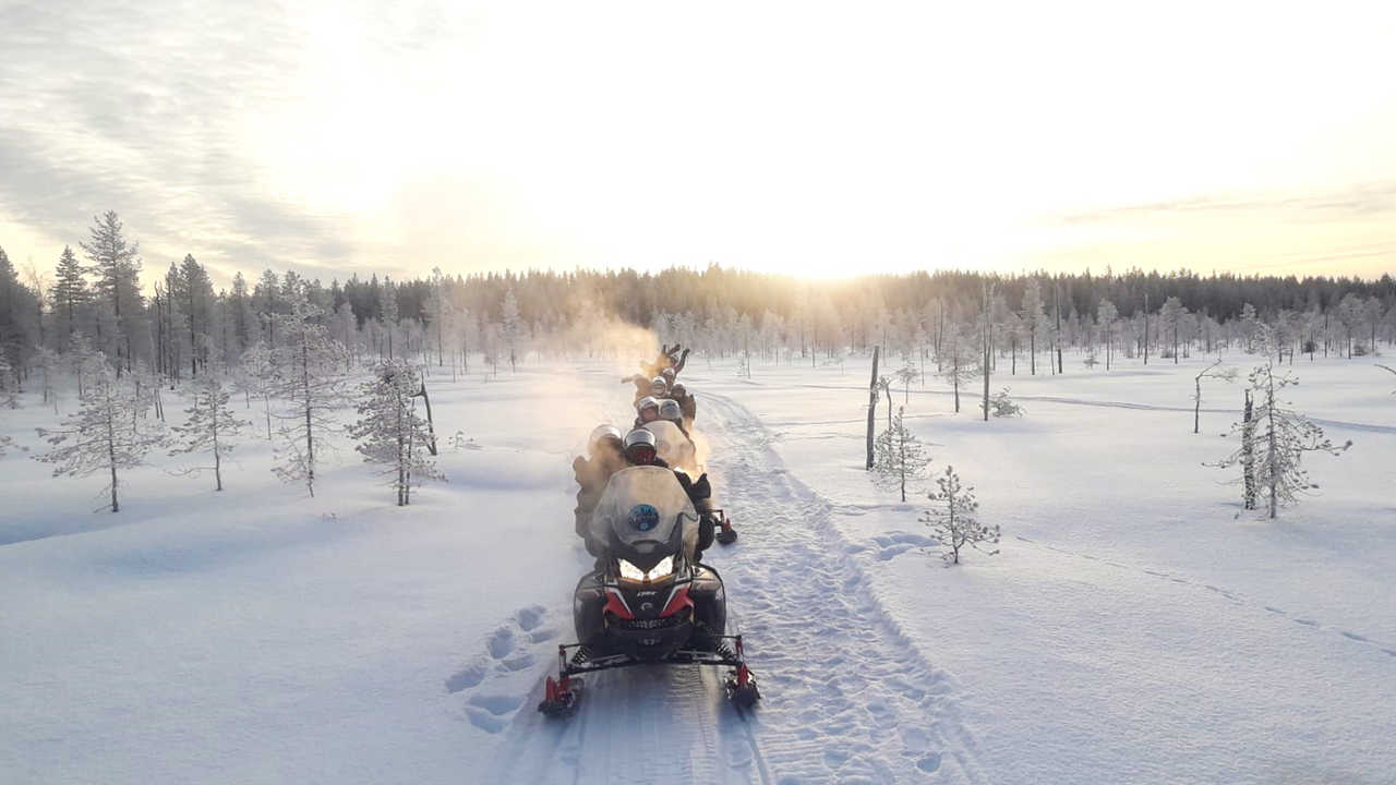 Safari en motoneige en Finlande