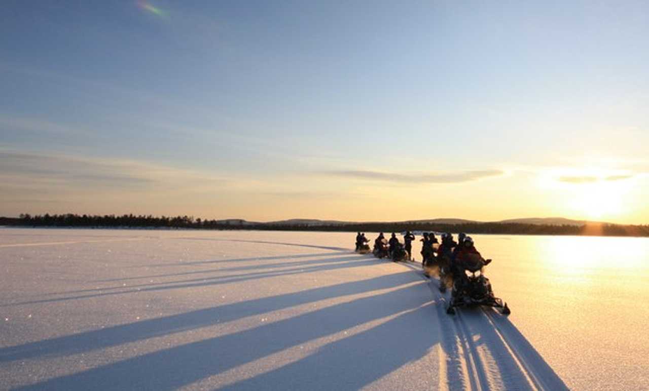 Safari motoneige au lac Inari