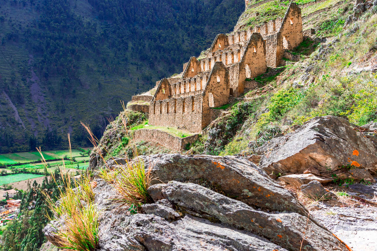 site-archeologique-inca-ollantaytambo-vallee-sacree