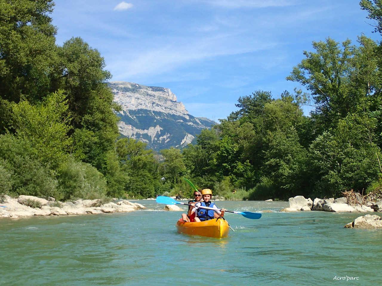Sortie en canoe-kayak en famille dans la Drôme, France