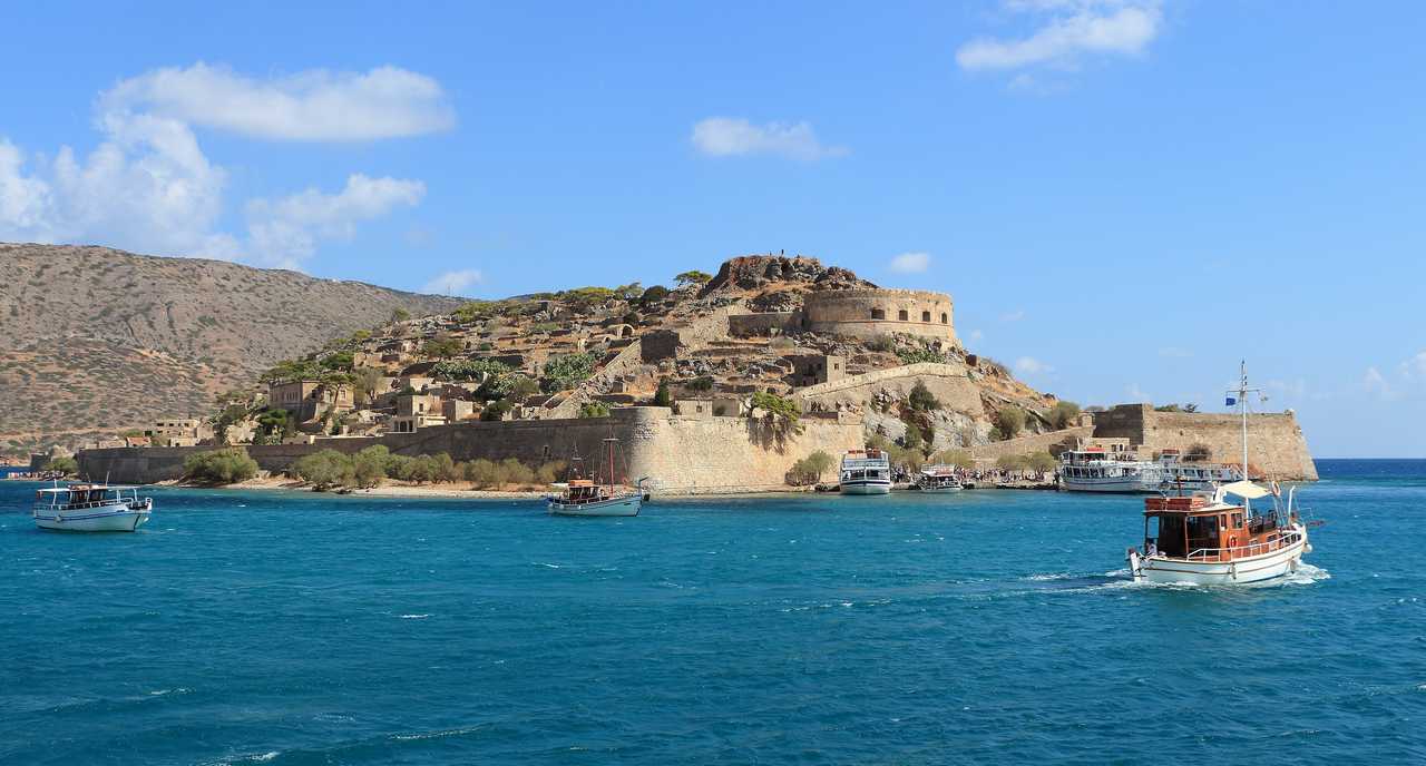 Spinalonga île forteresse en Crète dans le golfe de Mirabello