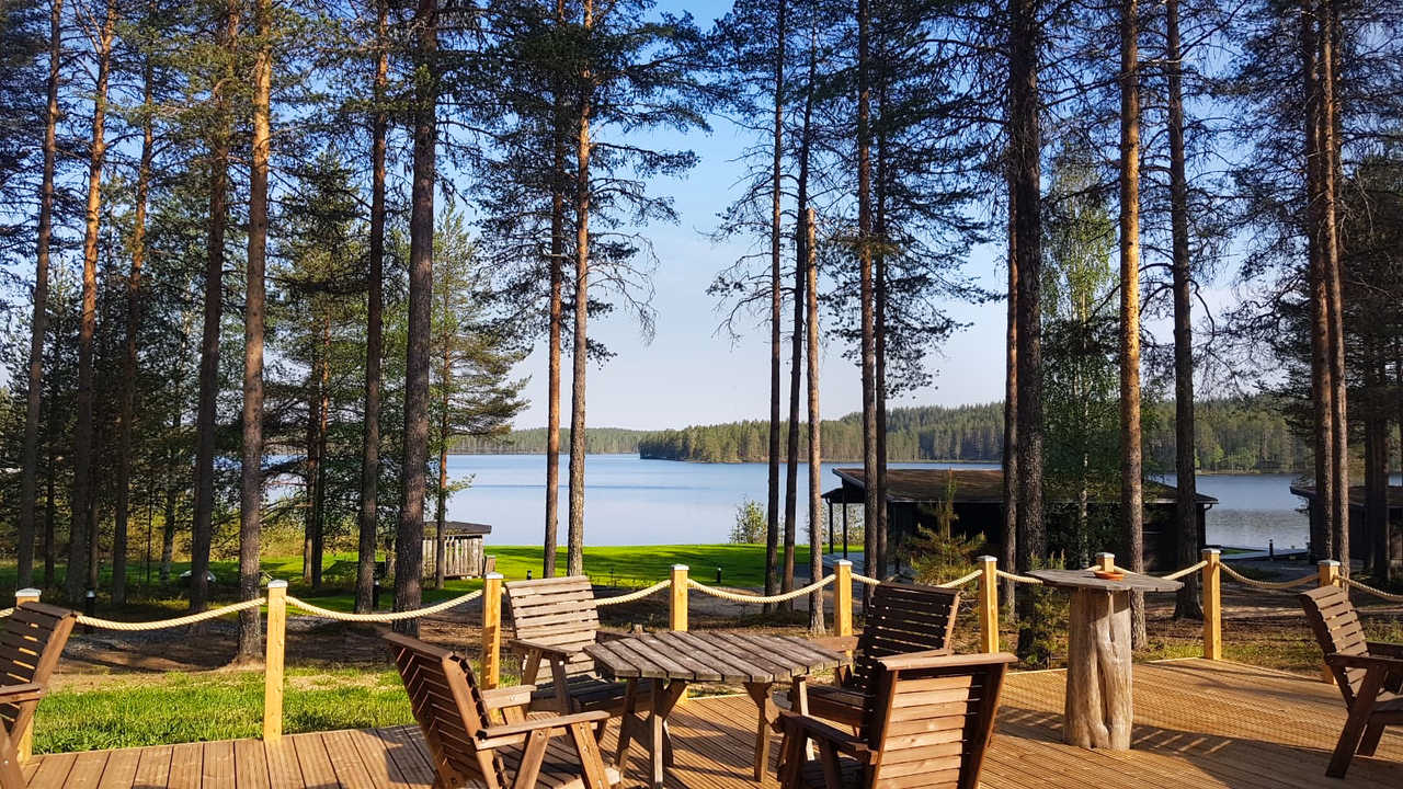 Terrasse de l'auberge Norwide en Finlande