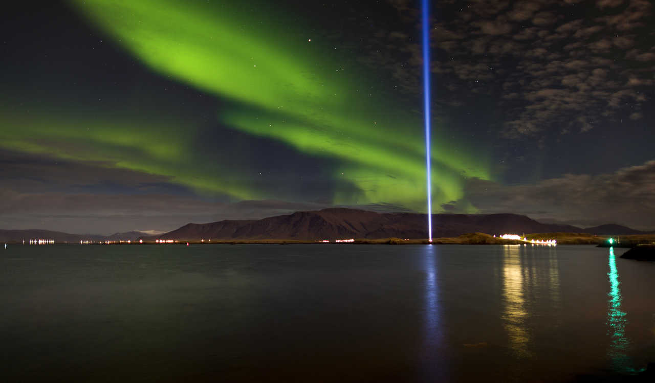 Tour Imagine Peace, au large de Reykjavik