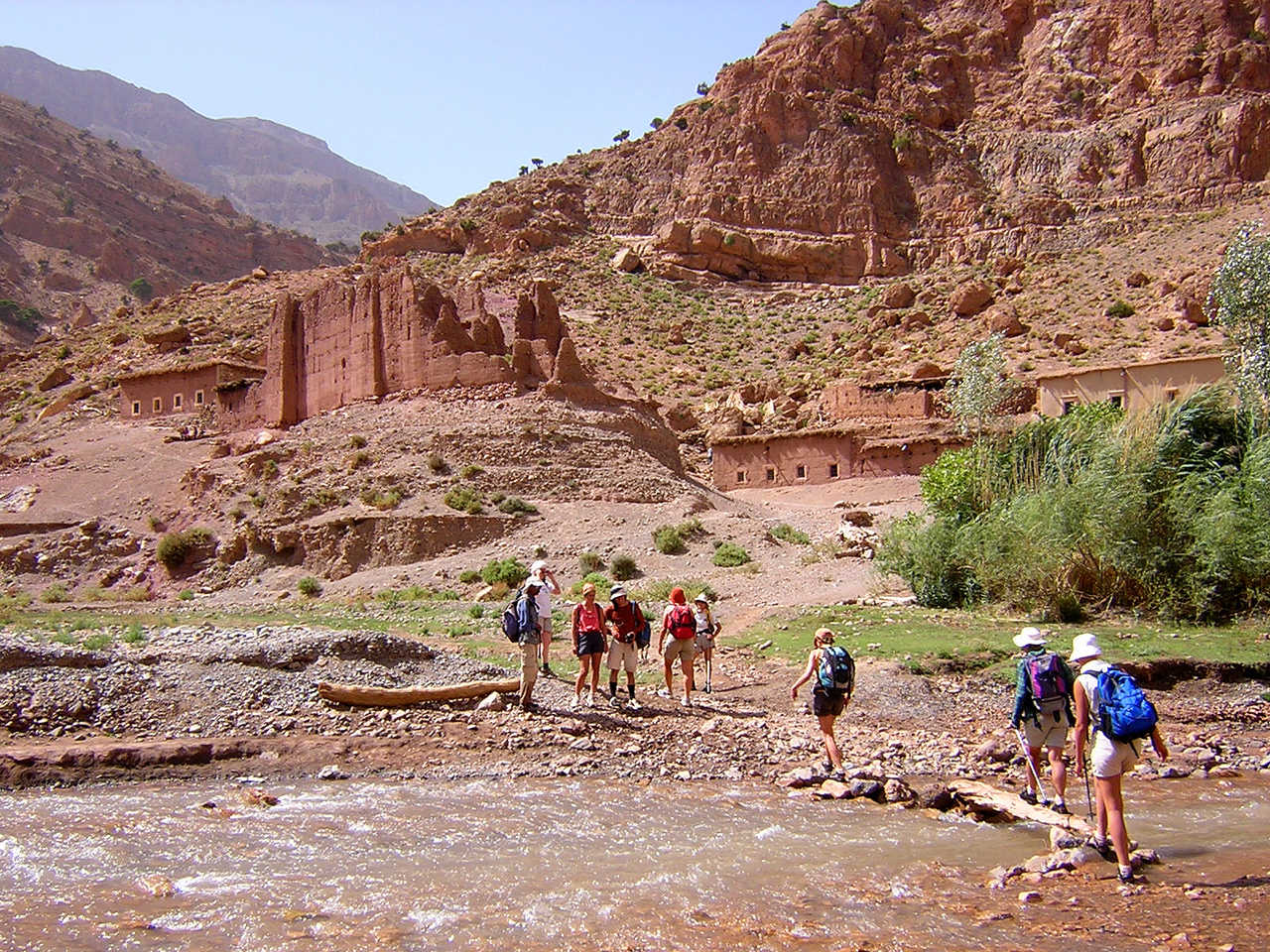 Traversée de rivière, Haut Atlas Central, Maroc