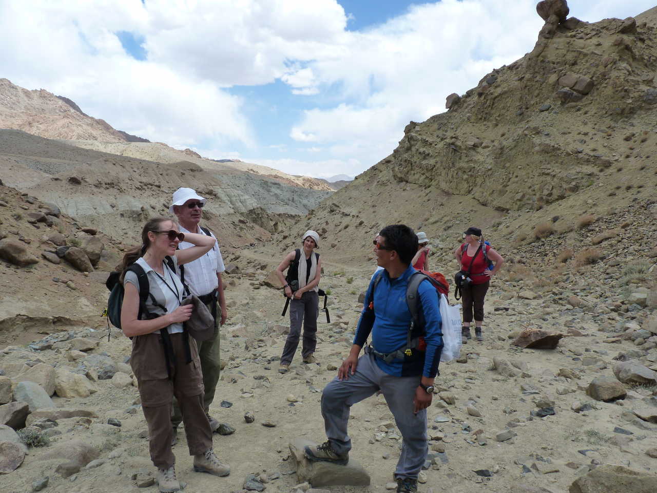 Trekkeurs dans la vallée de Sham, au Ladakh, en Inde Himalayenne