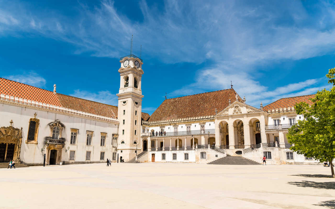 université de Coimbra, au Portugal
