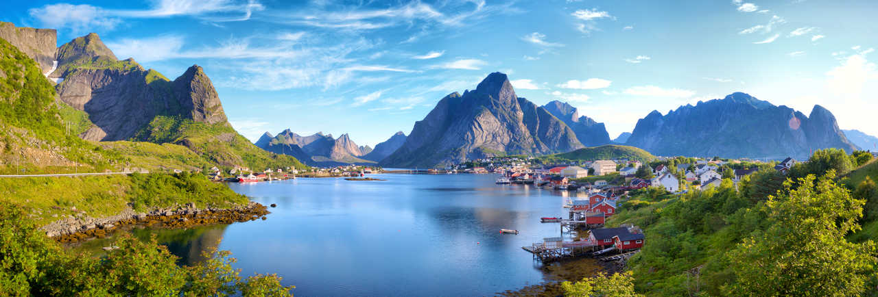 Village de Reine dans les Lofoten en Norvège