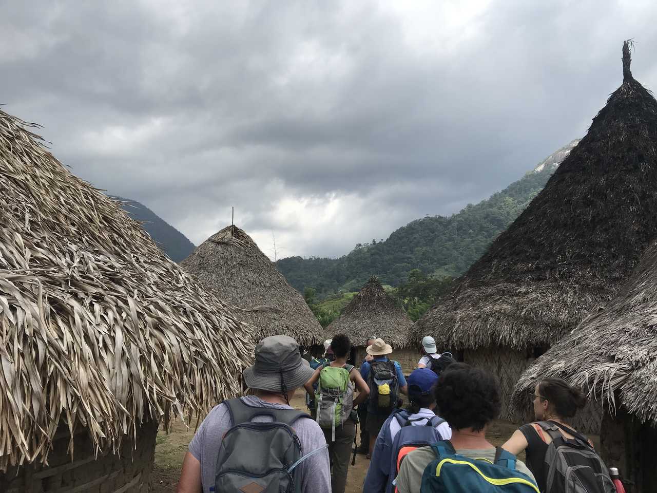 Arrivée des randonneurs dans un village kogi