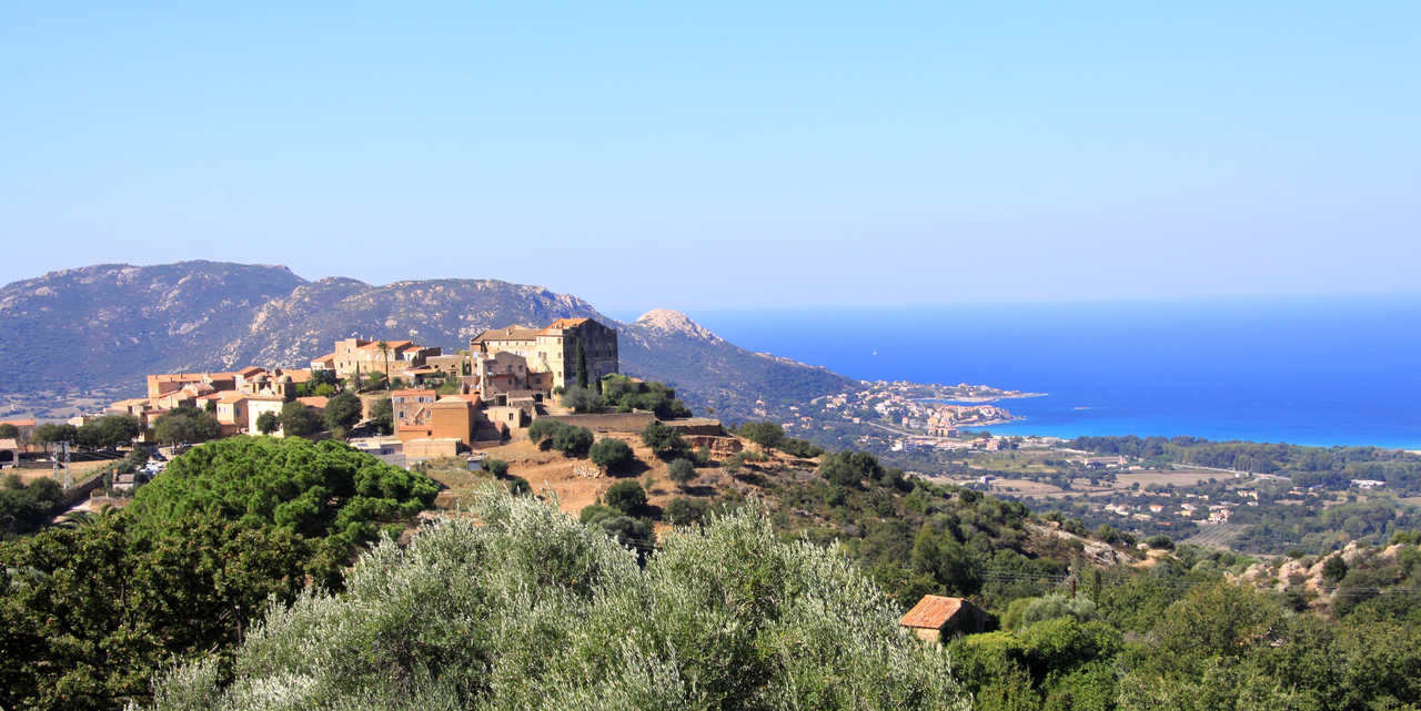Village niché dans le Nord de la Corse
