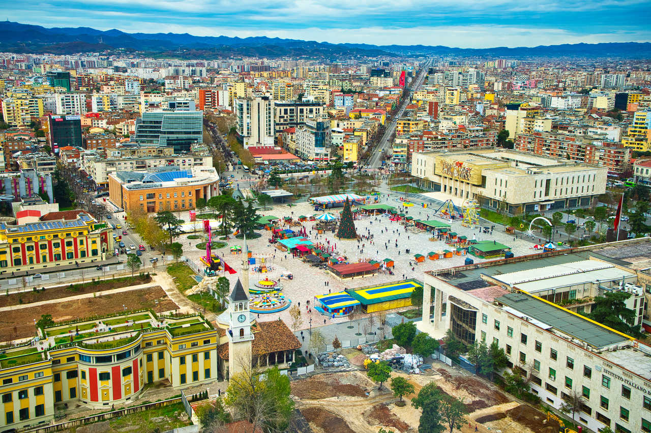 Ville de Tirana en Albanie