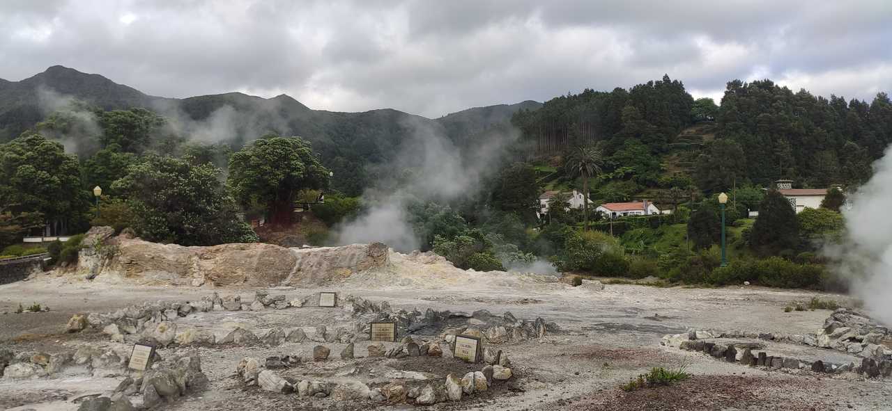 Visite de fumerolles à Furnas aux Açores