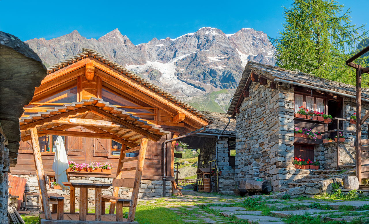 Vue depuis le Rifugio Pastore sur le Tour du Mont Rose