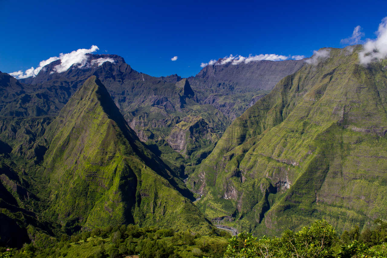 Vue sur le cirque de Mafate à l'île de la Réunion