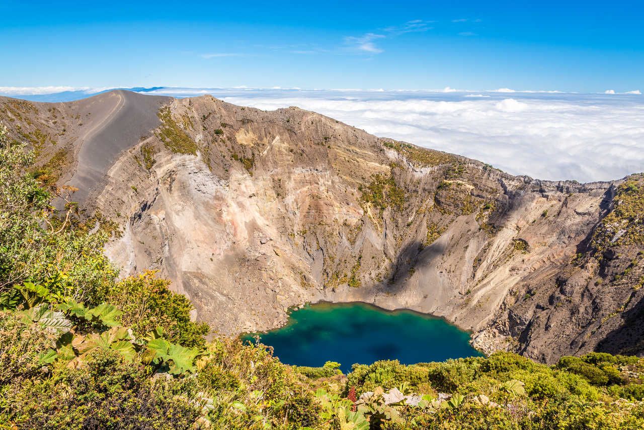 Vue sur le cratère du Volcan Irazu au Costa Rica