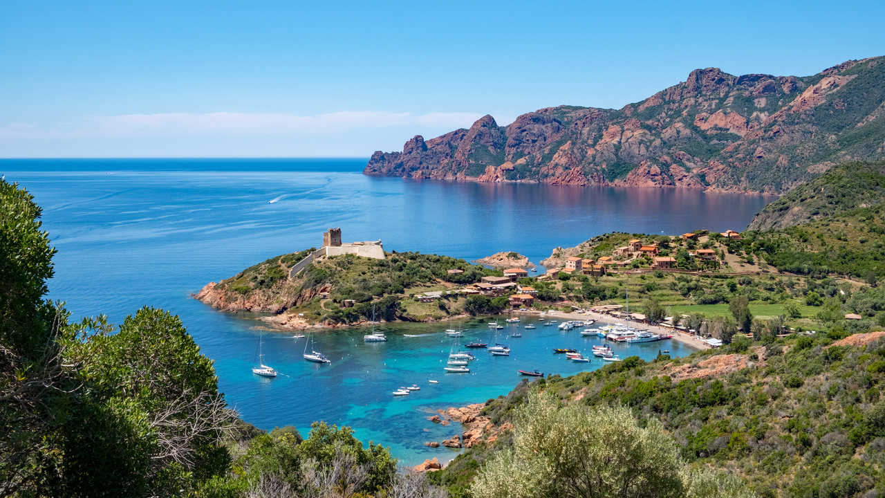 Vue sur le magnifique Golfe de Girolata et la prequ'île de Scandola, Corse