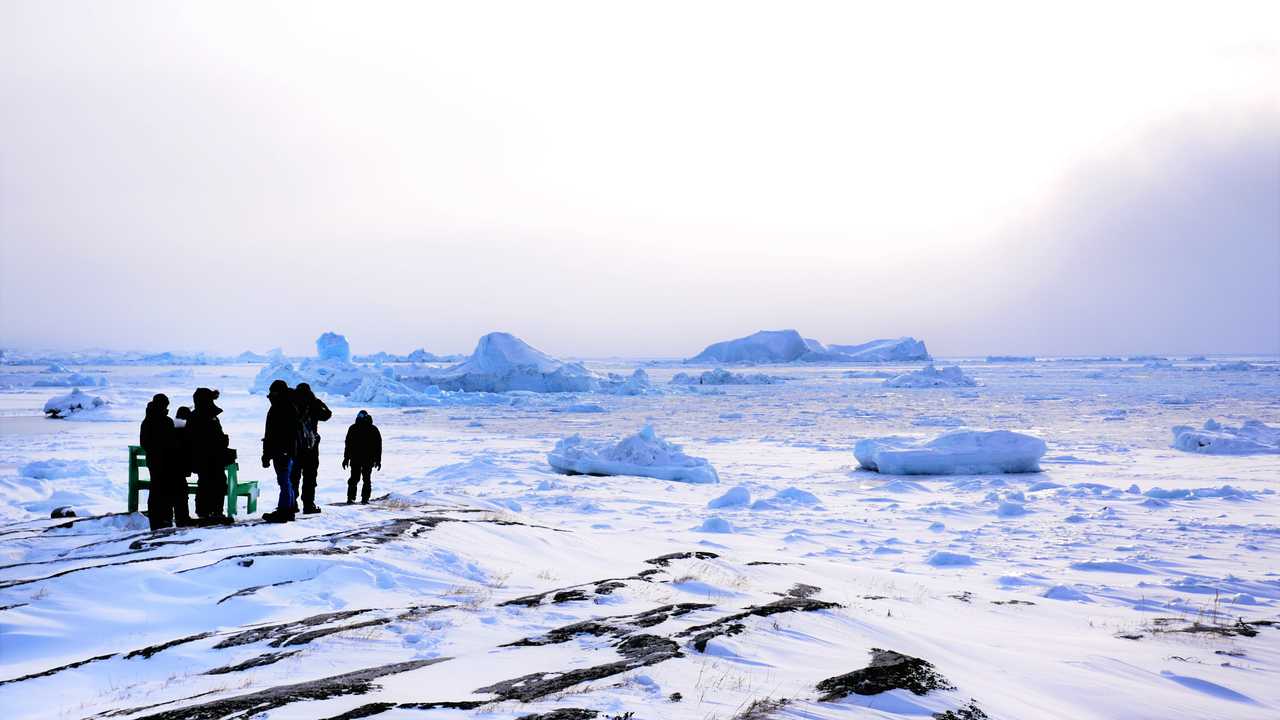 Vue sur l'Icefjord d'Ilulissat en hiver au Groenland