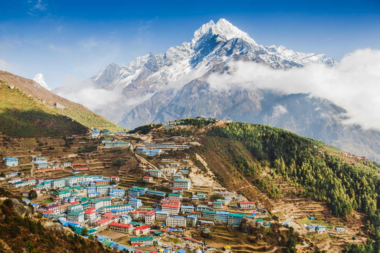 Vue sur Namche Bazar, district de Khumbu, Himalaya, Népal