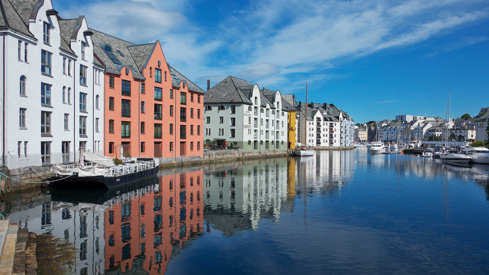 Alesund et architecture de style art nouveau © Ana