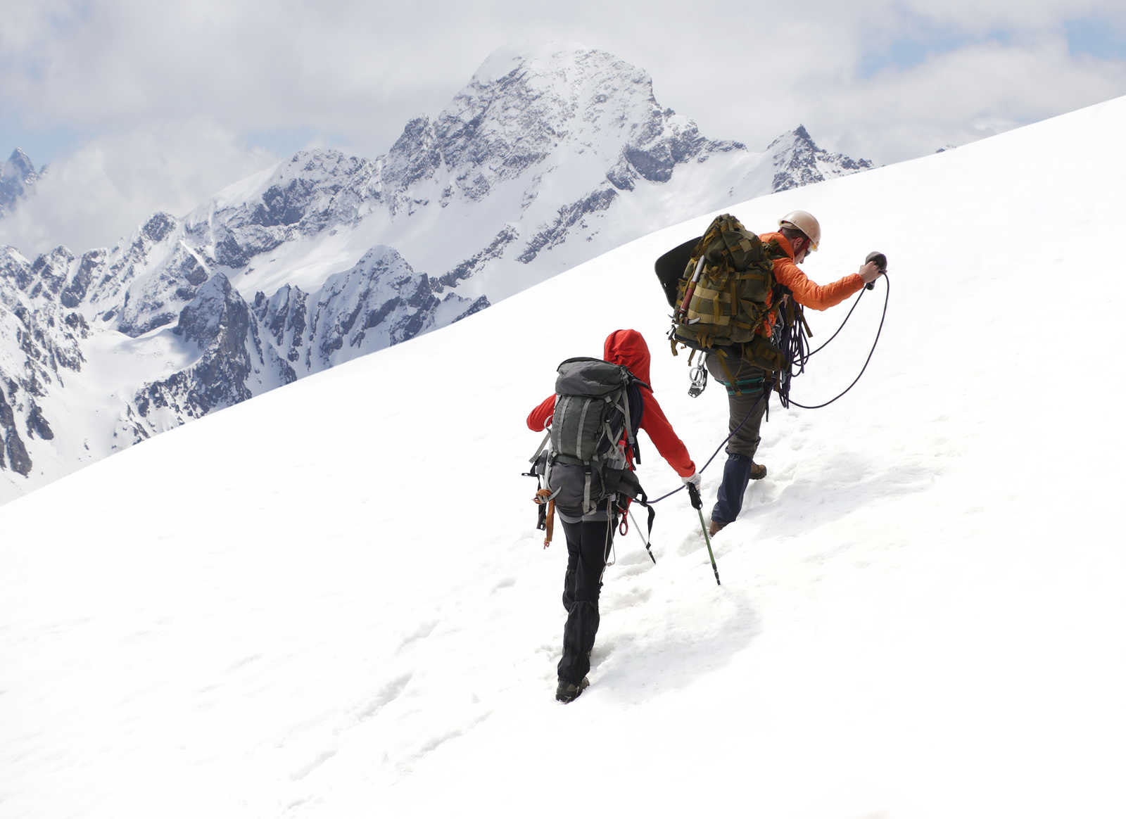 Alpinisme dans les Alpes françaises © Shutter Stock