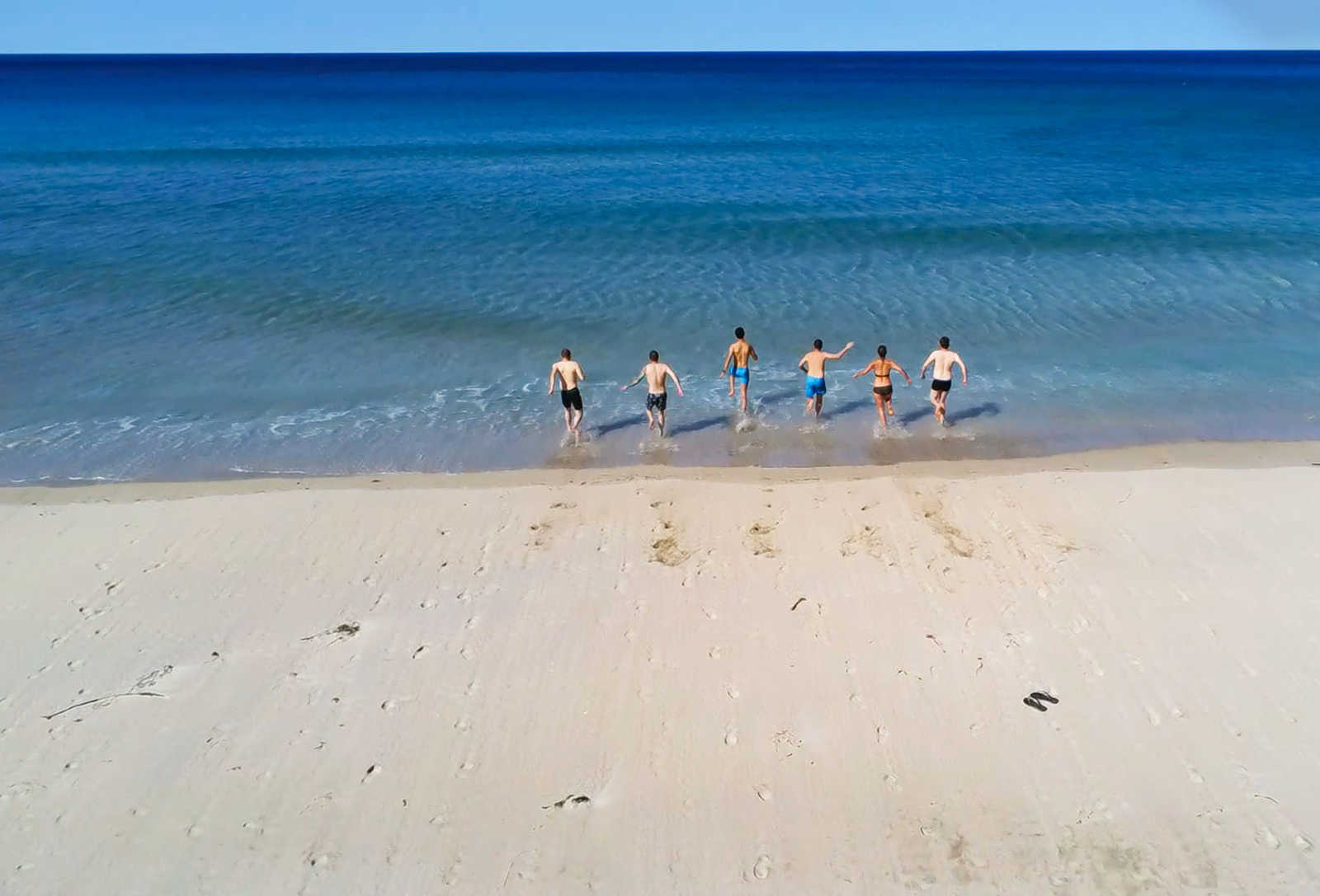 Baignade dans la mer de Norvège © Basmaji Rémi