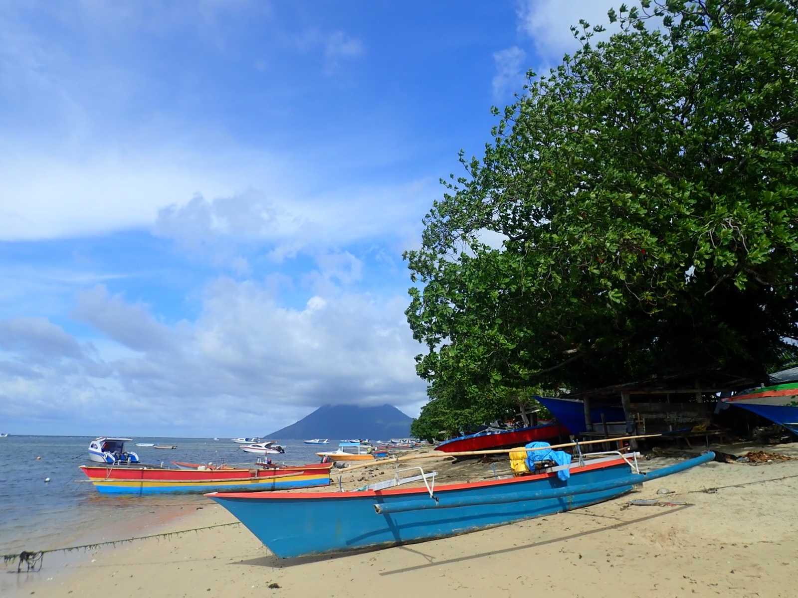 Bunaken bateaux pecheurs © Pigeon Candice