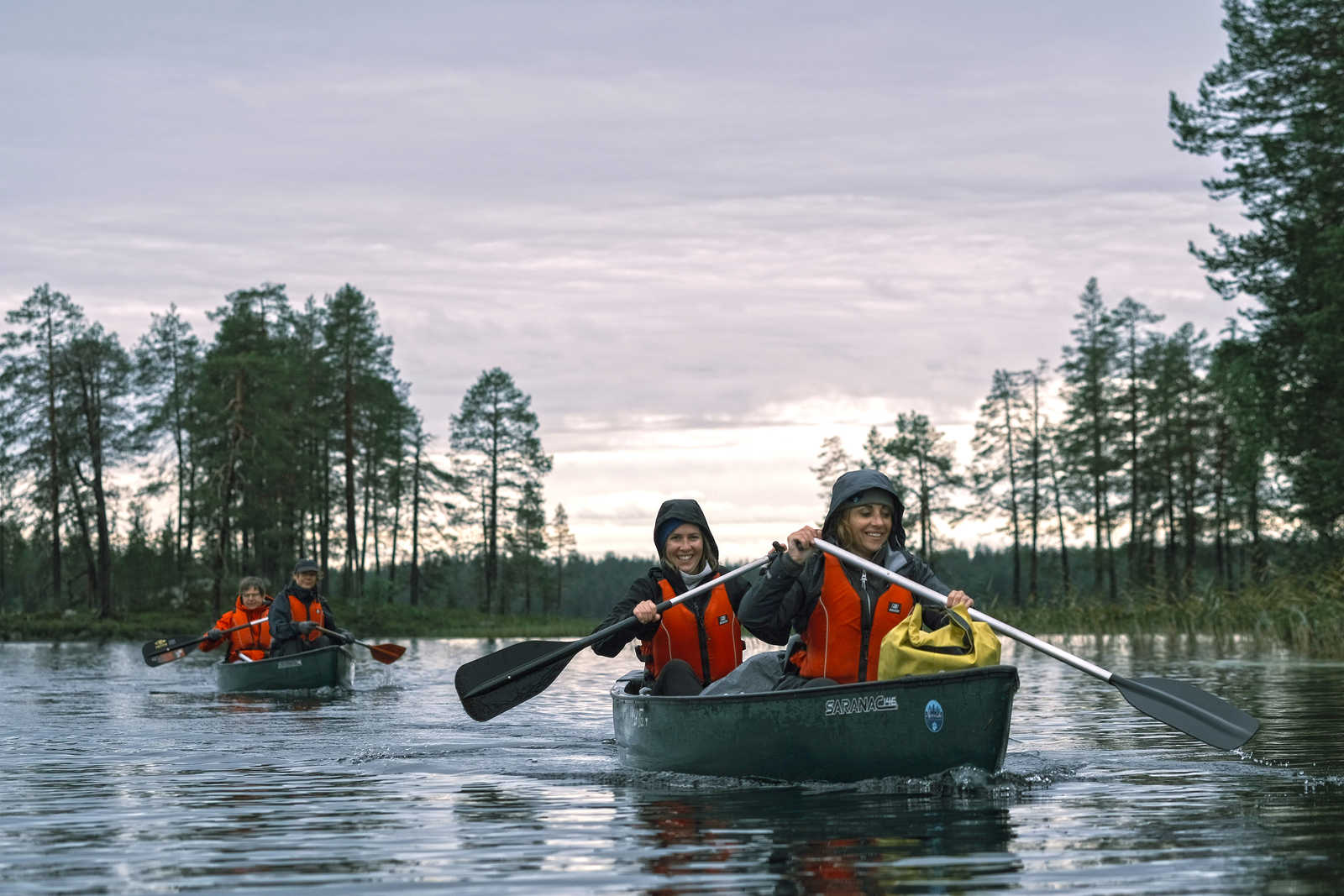 Canoë en Finlande © Ariza Charles
