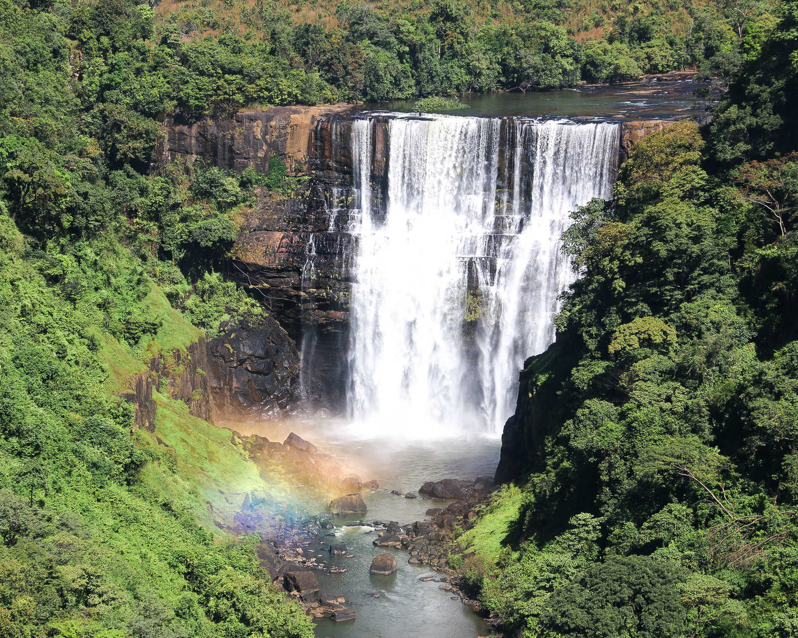 chute-d-eau-de-kambadaga © Guilhem