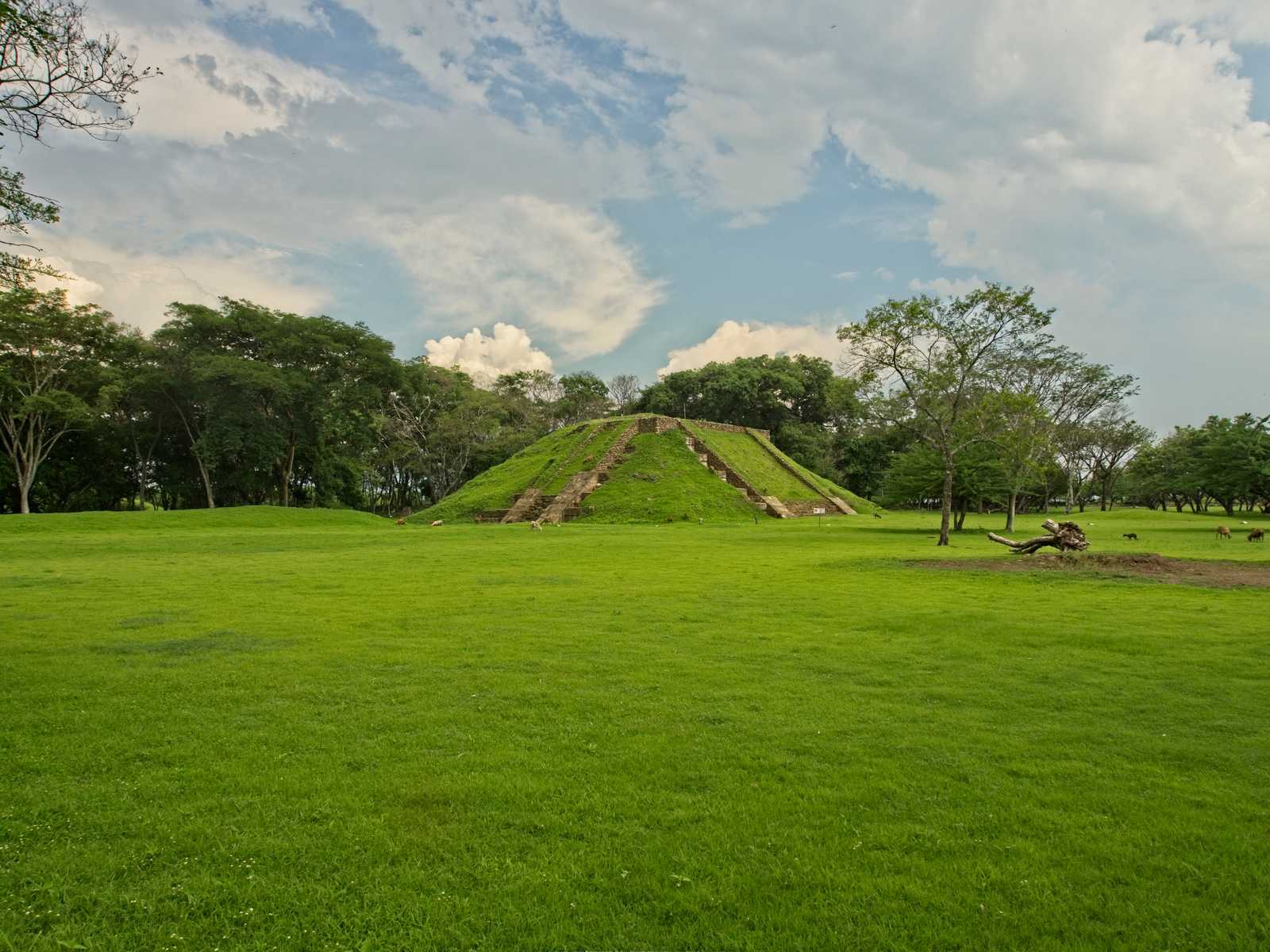 cihuatan-el-salvador © Aaron