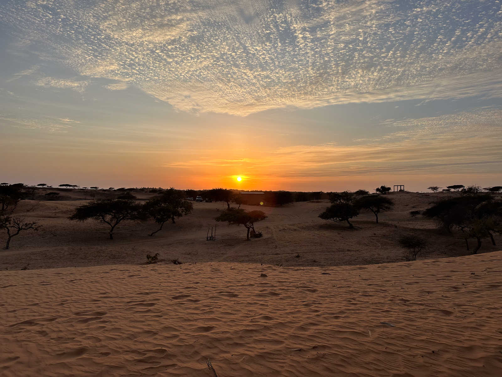 Coucher de soleil dans le désert de Lompoul au Sénégal © Geny Alice