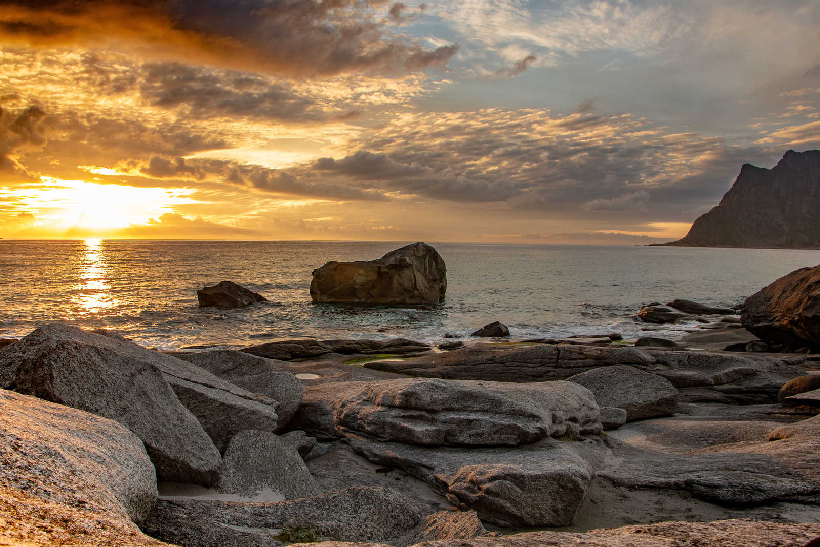 Coucher de soleil en Norvège, Lofoten © Kergoet Michel