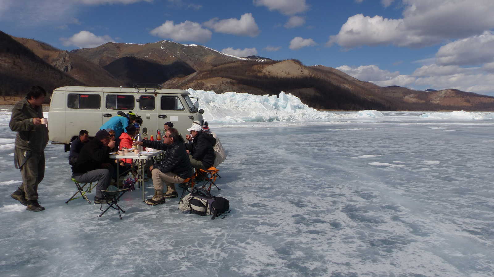 Image Transhumance avec les nomades et lac Khovsgol en glace