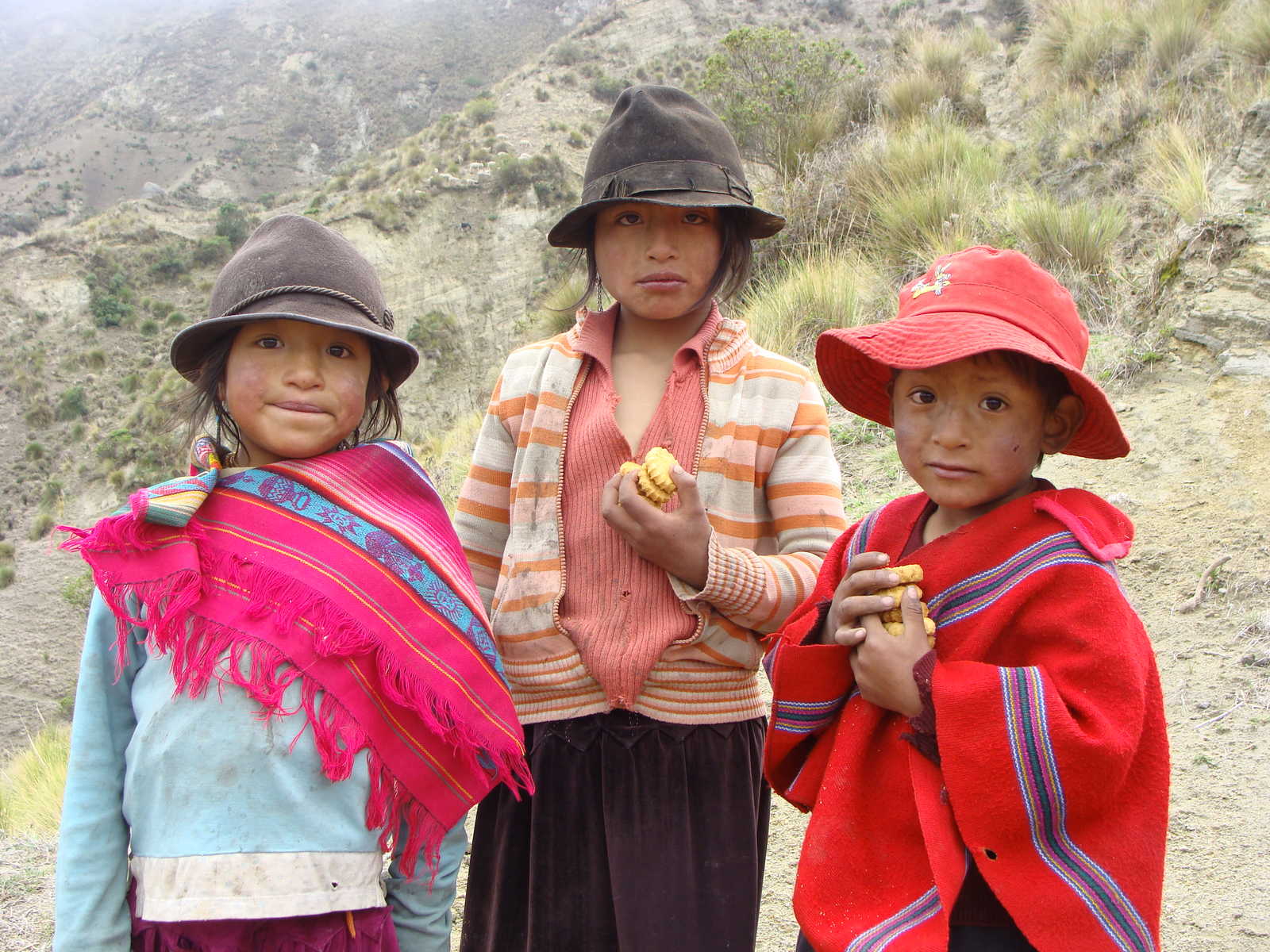 Enfants équatoriens dans les Andes  Equateur © XDR