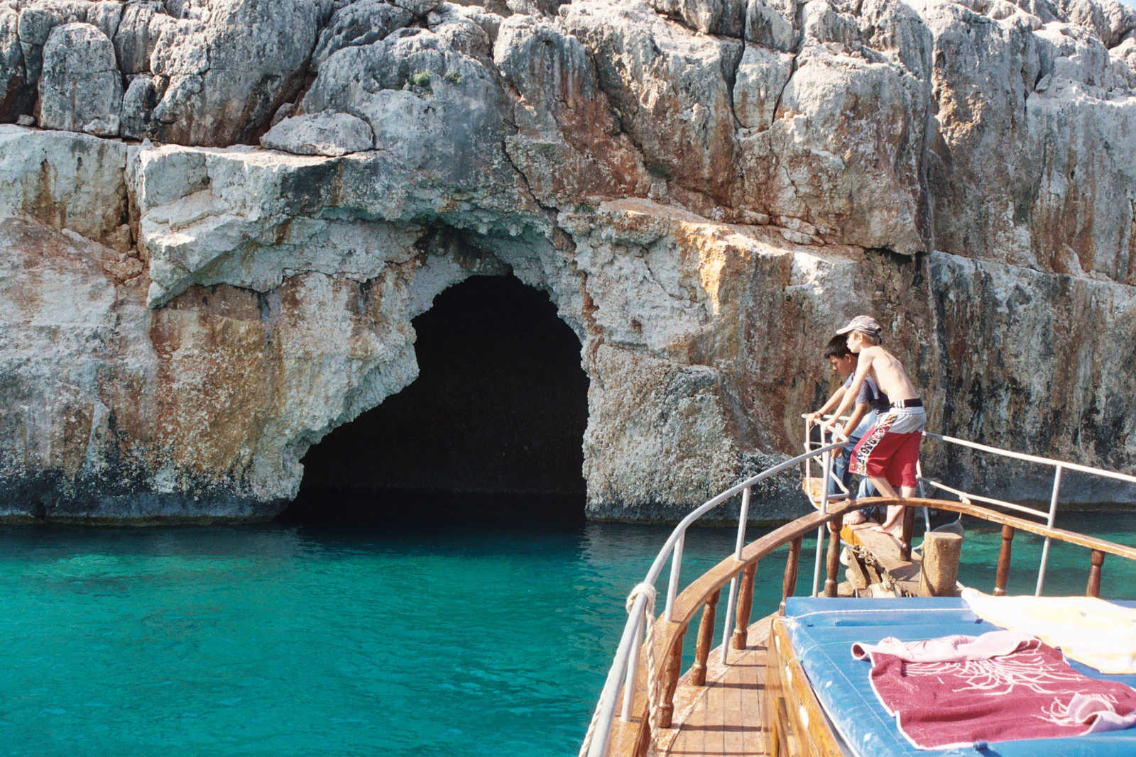 Image Caïque et rand'eau turquoise en Lycie