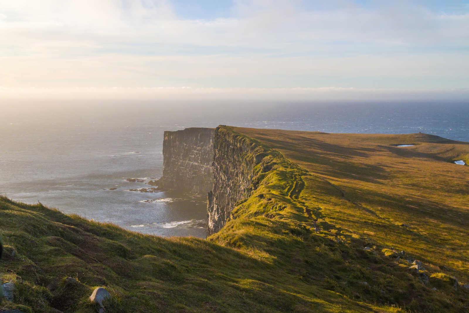 Falaises de Latrabjarg © Radoslav Cajkovic