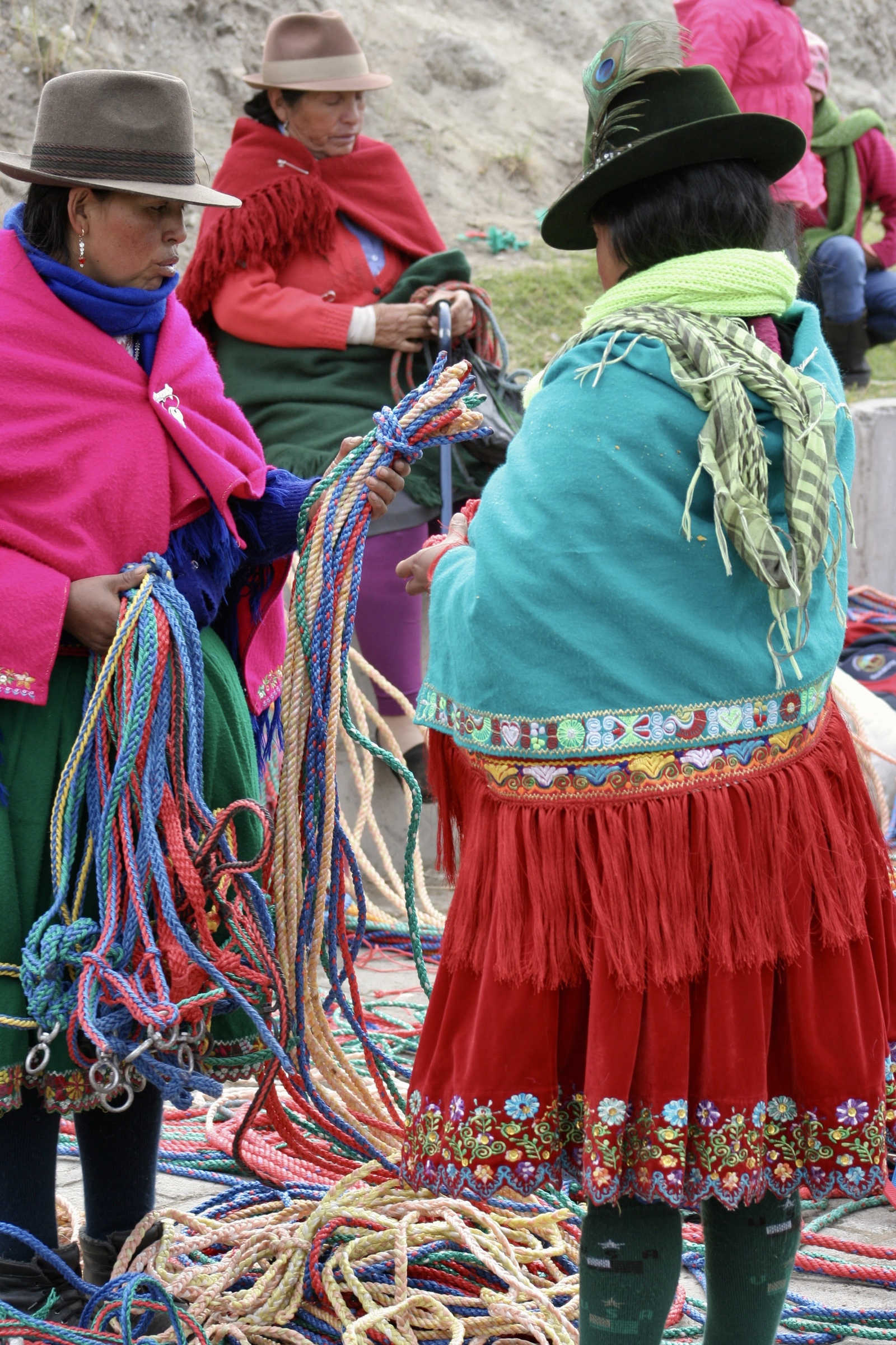 Femmes au marché de Guamote en Equateur © Victor Yann