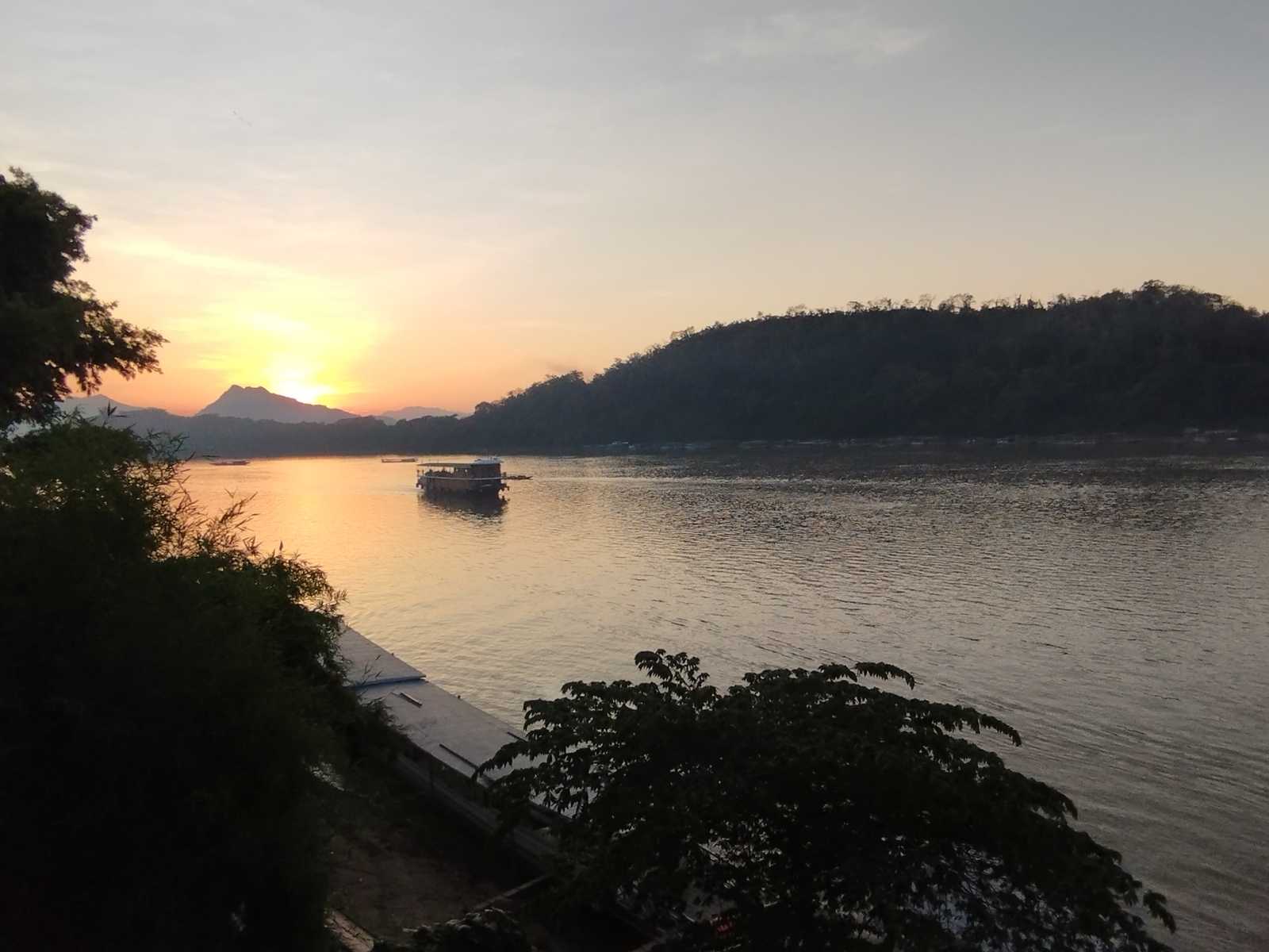 fleuve de Nam Ou en fin de journée au Laos © Drieux Fanny