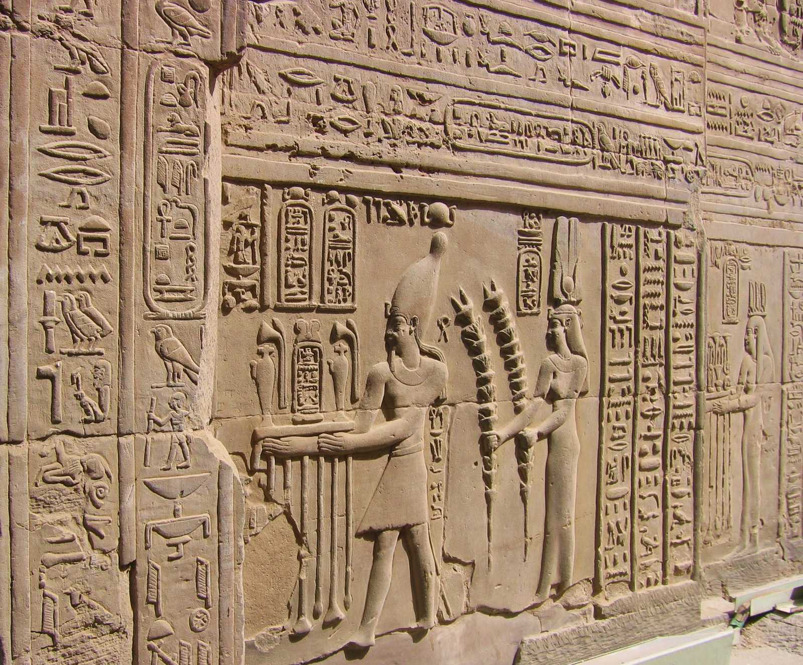 Hiéroglyphes et décoration temple, Egypte © Martin Laprade Nicolas